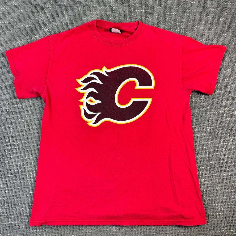 NHL Calgary Flames Shirt Mens L Red Short Sleeve Graphic Tee Hockey 42724-1002